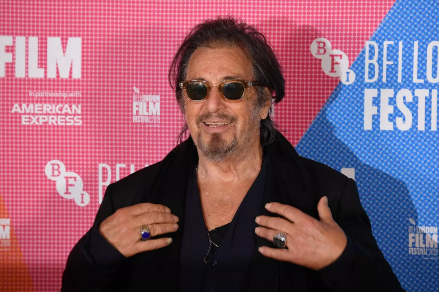 Молодая возлюбленная Аль Пачино променяла 84-летнего актера на 68-летнего комика: пару заметили в отеле