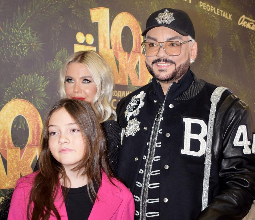 «Похожа на папу характером»: продюсер раскрыл, станет ли снимающая пародии на отца дочь Киркорова звездой