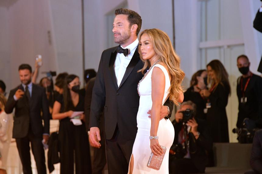 «Он не сможет от этого избавиться»: Бен Аффлек отреагировал на откровения Дженнифер Лопес об их разводе