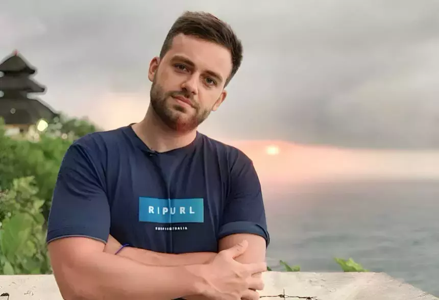 Грозит до десяти лет колонии: МВД объявило в розыск блогера Косенко, который бросил сына в сугроб