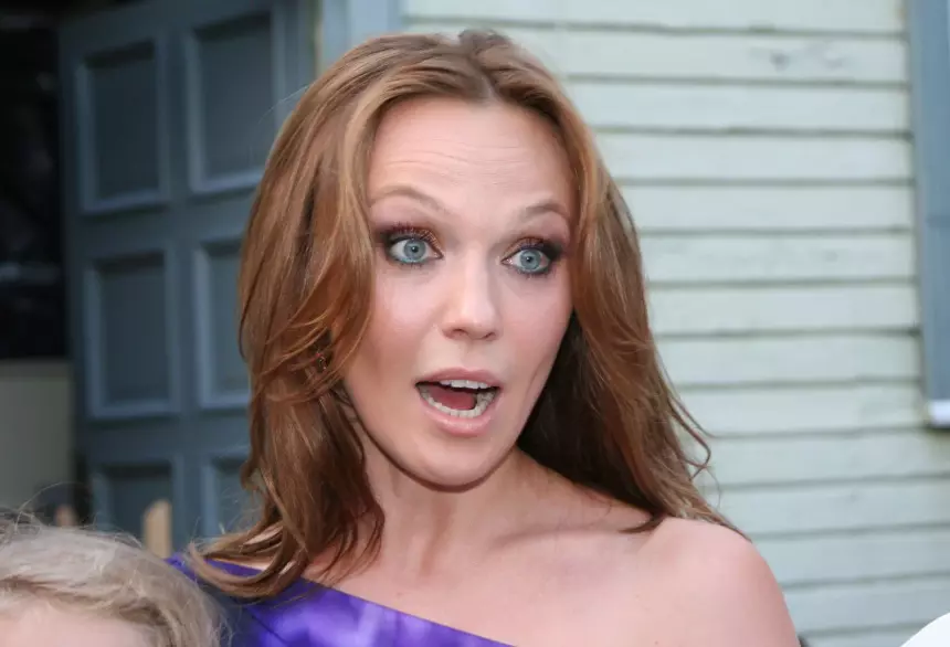 Не рыжая: Альбина Джанабаева поделилась архивным снимком и случайно раскрыла свой секрет