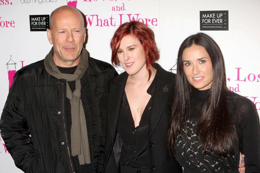 «Очень важно»: раскрыт секрет отношений тяжелобольного Брюса Уиллиса и Деми Мур после развода