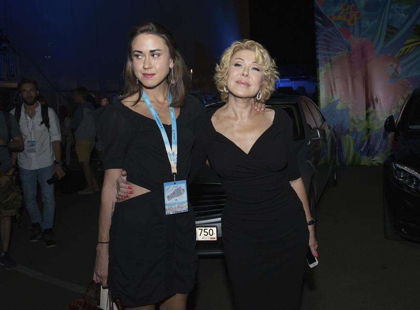 «Хватит этого дешевого цирка»: Яна Поплавская резко высказалась о скандале с дочерью Любови Успенской