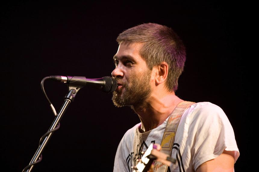 Уехавший из России лидер «Сплина» продал загородный дом в Петербурге после сообщений об убытках группы