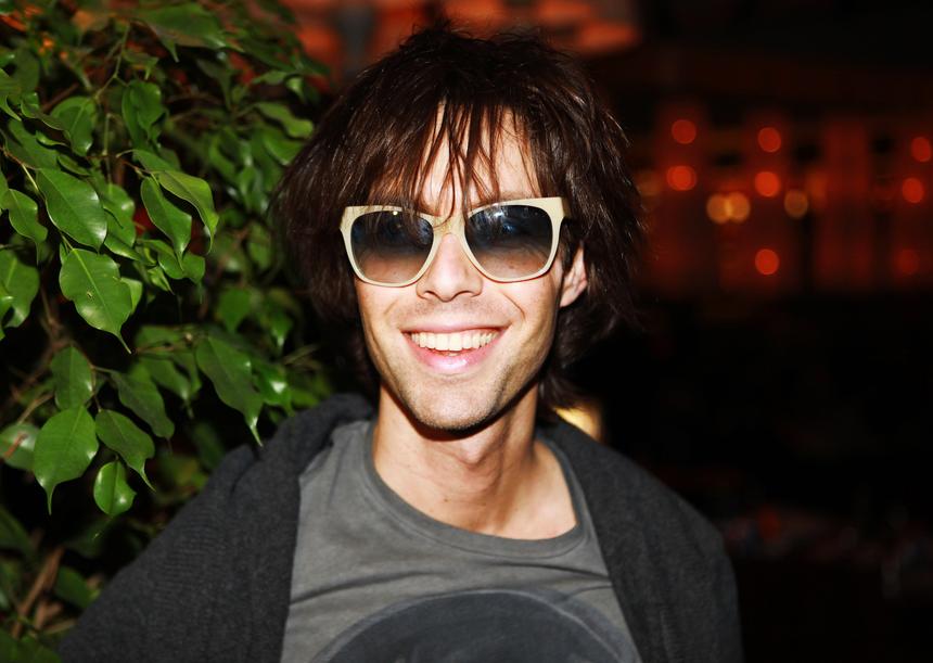 45-летний певец Марк Тишман рассказал, что помогает ему молодо выглядеть