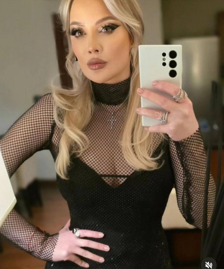 51-летняя жена Стаса Михайлова надела на свидание с ним платье с сеткой