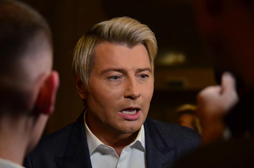 Певец Николай Басков на вопрос об алиментах заявил, что его Бог миловал