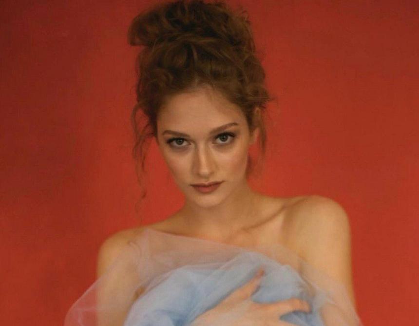 «У меня проявляется синдром отличницы»: Диана Милютина о съемках в кино, буллинге и секретах стиля