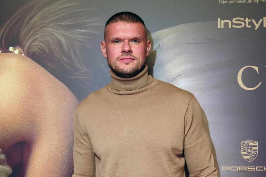 «Брутальный минимализм с нотками спорта»: разбор стиля Владимира Яглыча