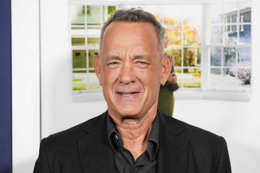 68-летний актер Том Хэнкс уехал из США после победы Дональда Трампа