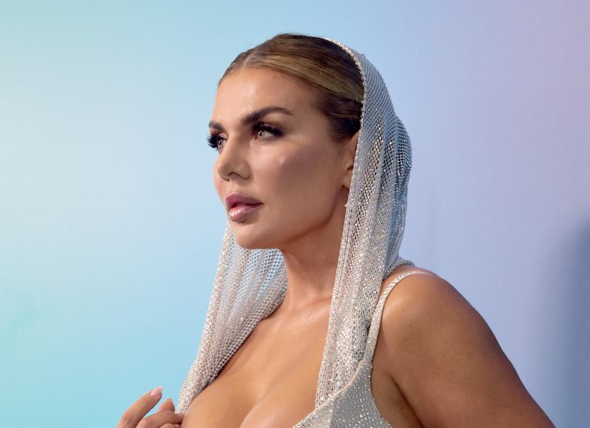 «Скучаю»: Анна Седокова снова сменила имидж