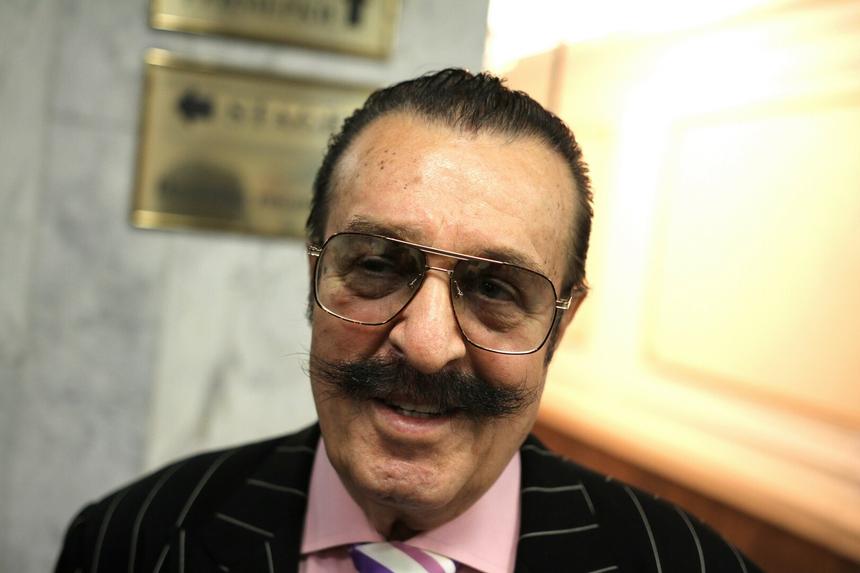 На могиле шансонье Вилли Токарева появился памятник спустя пять лет с его смерти