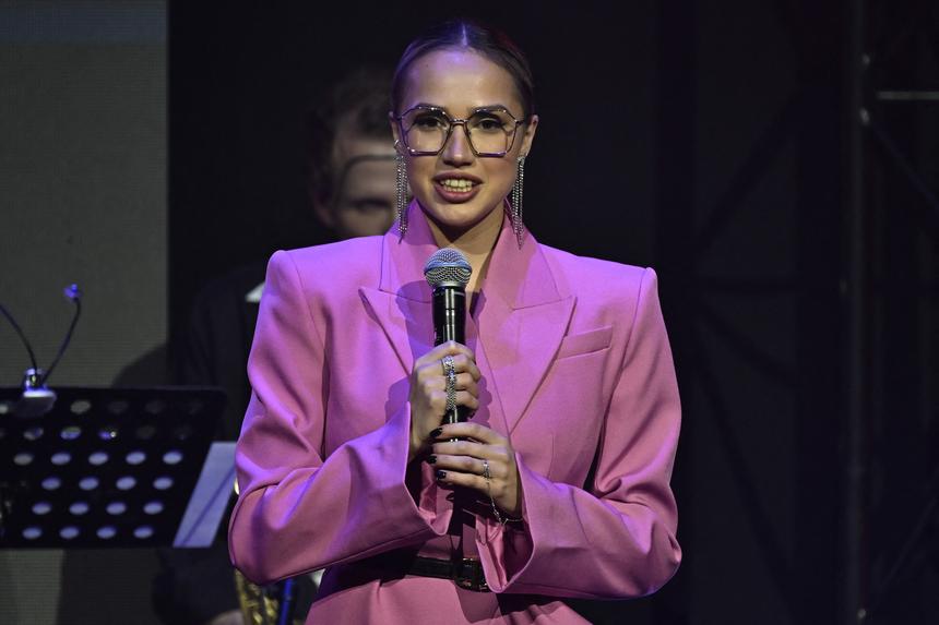 «У чемпионки меняется улыбка»: что случилось с лицом 22-летней Алины Загитовой