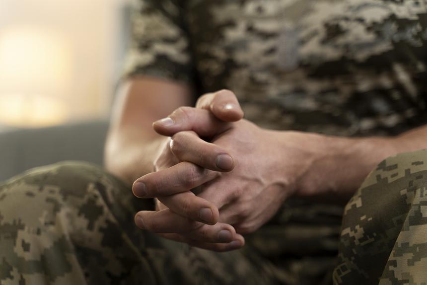 «Наступил на ногу, от боли я отключился»: избитый таксистом боец СВО рассказал, как начался конфликт