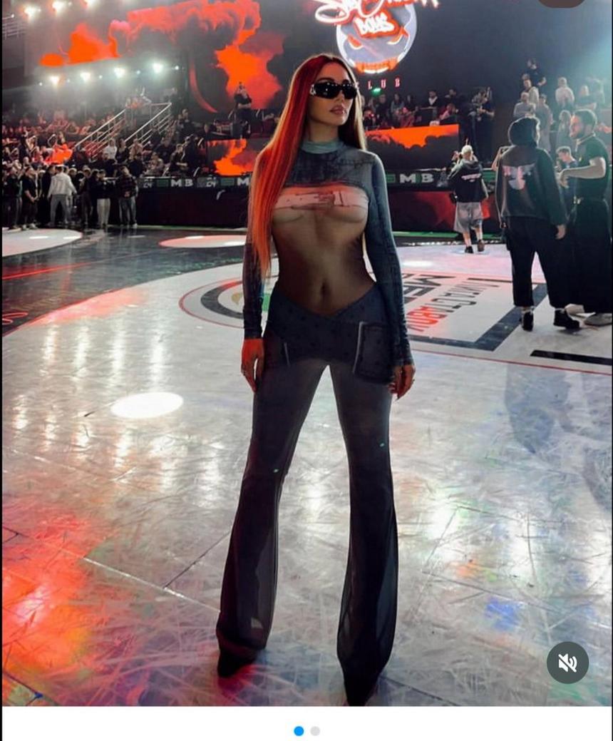 «Это перебор»: объявившую о разводе Седокову раскритиковали за смелый наряд