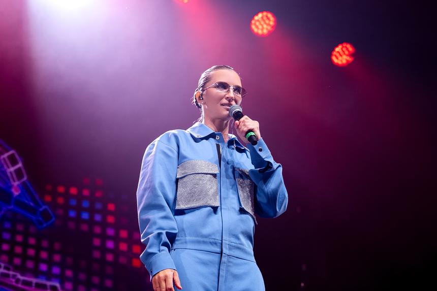 Лариса Долина поддержала Машу Шейх на ее сольном концерте и спела с ней на сцене