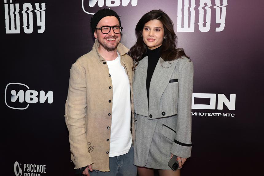 Поднял цену до 60 тысяч и пообещал фуршет: что известно о поэтическом вечере Петрова