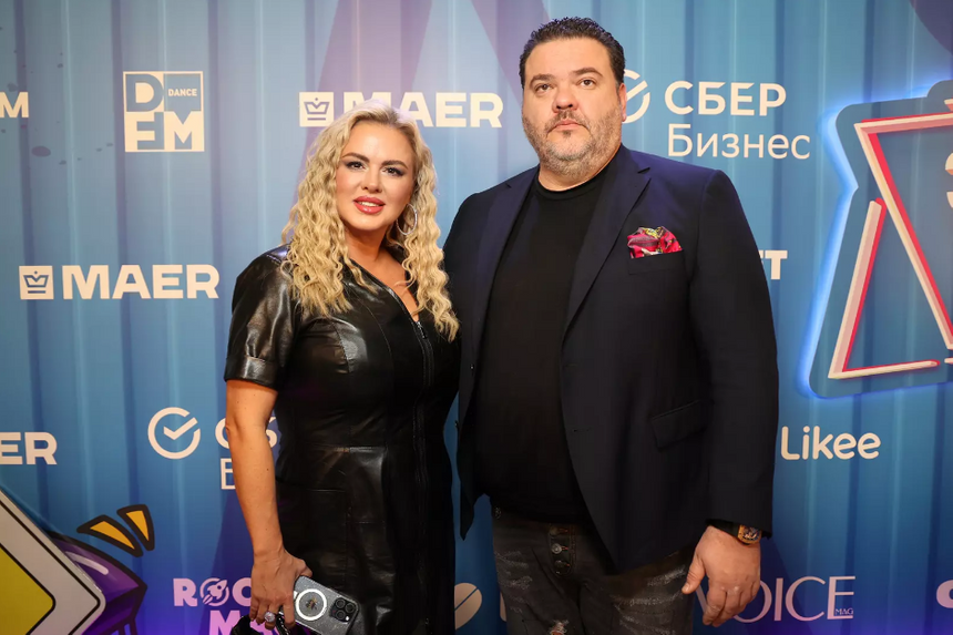 «Швейцары нам не нужны»: Анна Семенович потребовала дорогой подарок от возлюбленного