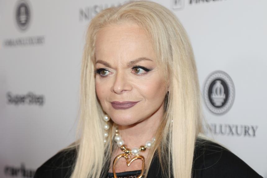 Суд отказался отпускать из СИЗО курьера, которая забрала деньги Ларисы Долиной