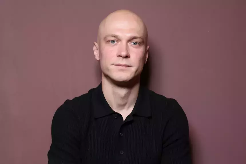 Актеры Иван Янковский и Юра Борисов сыграют в фильме о первых русских гонщиках