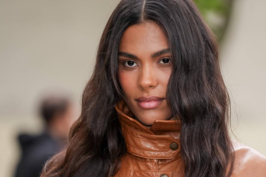 Бывшая жена Венсана Касселя опубликовала фото в купальнике