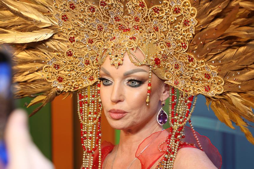 «Традиционно у себя дома»: Анастасия Волочкова встретит Новый год с бойфрендом дочери