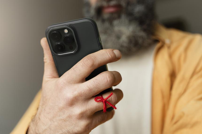 Известно о двух пострадавших: смартфон взорвался в московском магазине сотовой связи