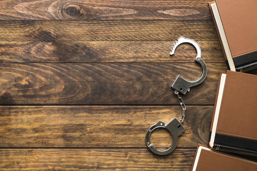 Сотрясение мозга и перелом носа: Бастрыкин поручил возбудить дело по факту избиения учителя английского языка