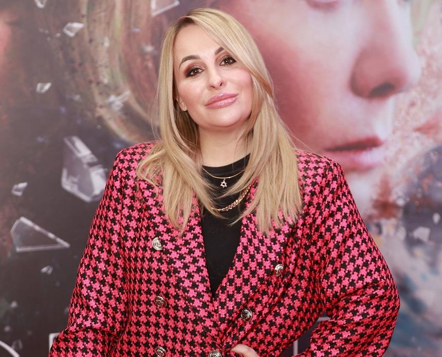 Выглядела счастливой: дочь Валентины Легкоступовой впервые за долгое время вышла в свет