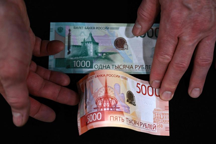 «Даже стыдно рассказывать»: 84-летнюю чемпионку СССР по фигурному катанию обманули на 590 тысяч