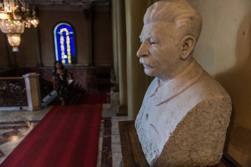 «На теле увидели дичайшие пролежни»: следователи возбудили дело после смерти Жоржа Токарева, охранявшего Сталина