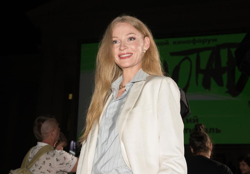 Актриса Светлана Ходченкова ушла с премьеры фильма с импозантным мужчиной