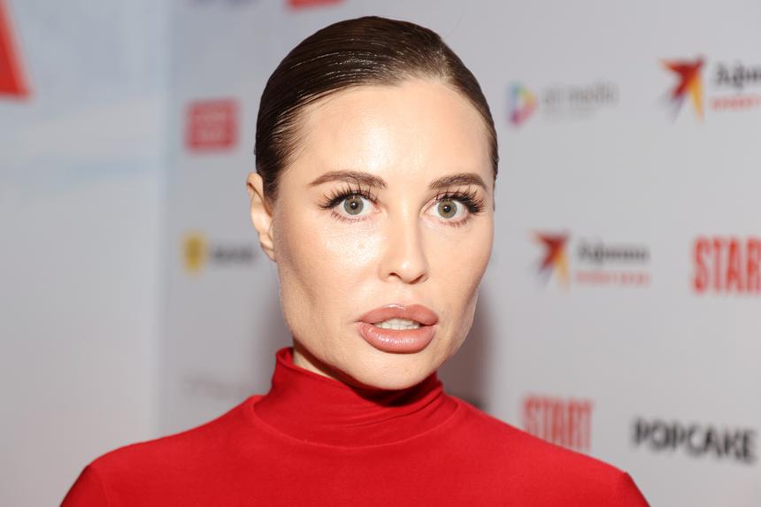 Подстриглась под мальчика: звезда «Уральских пельменей» Юля Михалкова обновила прическу