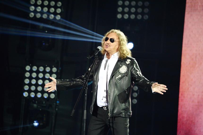 «Он очень избирательный»: сколько зарабатывает Игорь Николаев, перенесший операцию на сердце