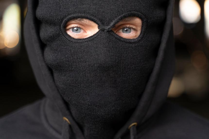 С ним связался человек под видом мэра: аферисты выманили у актера Вадима Сафронова более 2 млн рублей