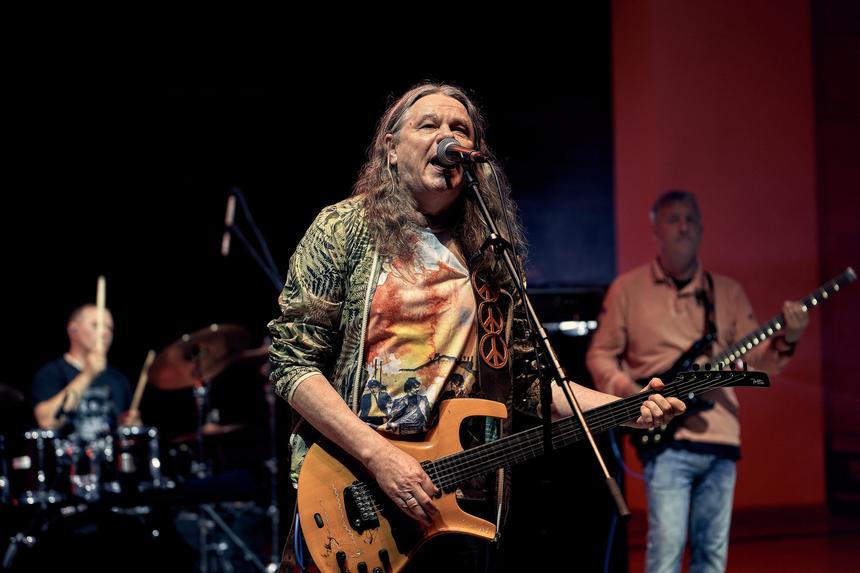 «Пьяная халтура»: концерт группы «Чиж & Co» завершился скандалом