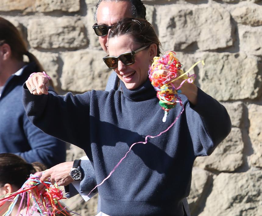 «Она не успела вовремя выбраться»: Дженнифер Гарнер сообщила о трагедии при пожаре в Лос-Анджелесе