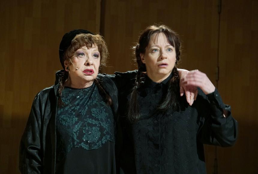 Рядом с могилой Раисы Максимовой, которая умерла в декабре: раскрыты подробности похорон Евгении Добровольской