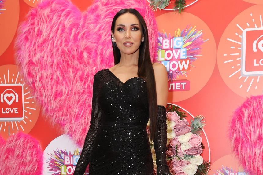 «Хочу лялечку!»: Алсу мечтает о рождении ребенка после развода с Яном Абрамовым