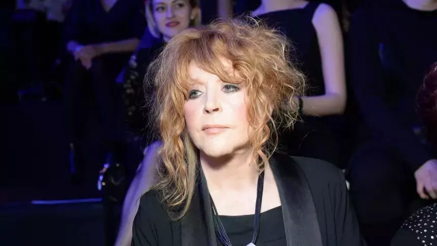 «Она все-таки определенная звезда»: сколько зарабатывала Пугачева до отъезда из России