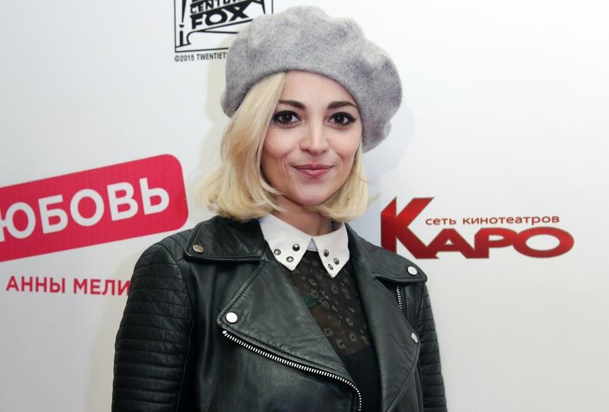 «Она все перечеркнула»: в Госдуме резко высказались об уехавшей из России Теоне Дольниковой