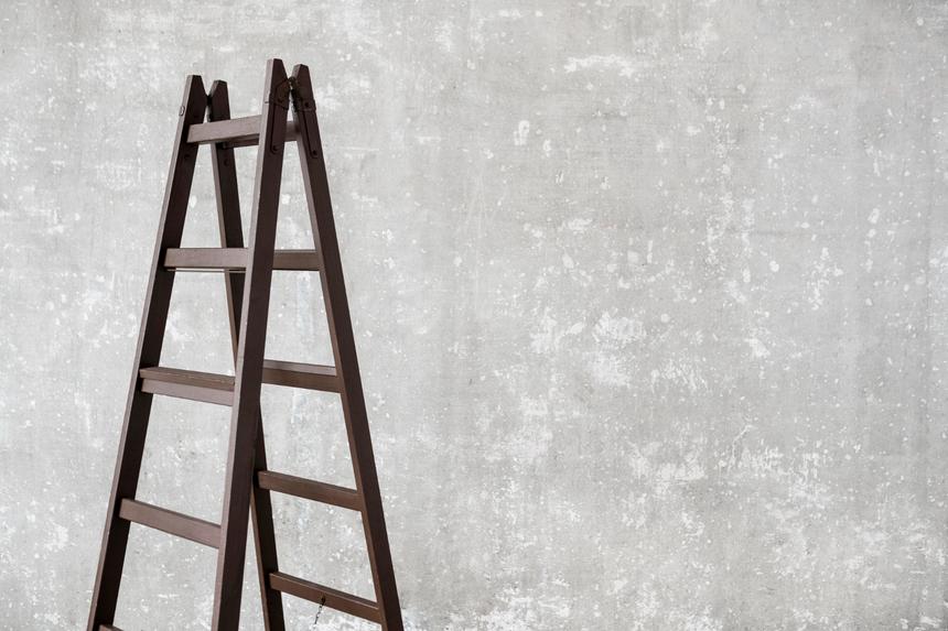 Квартиру тщательно обработали: следы крови экс-мэра Самары нашли на стремянке