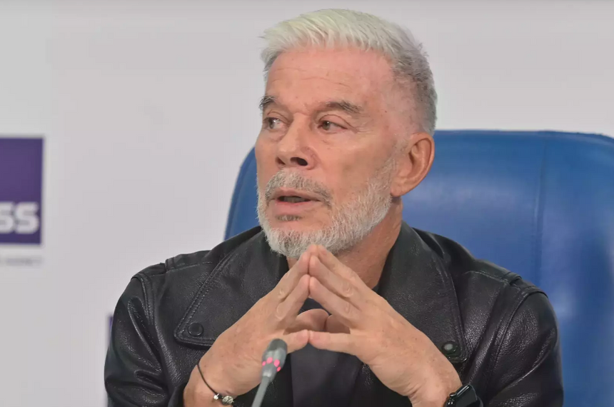 Газманов предложил выбирать песни для школьной программы опросами родителей