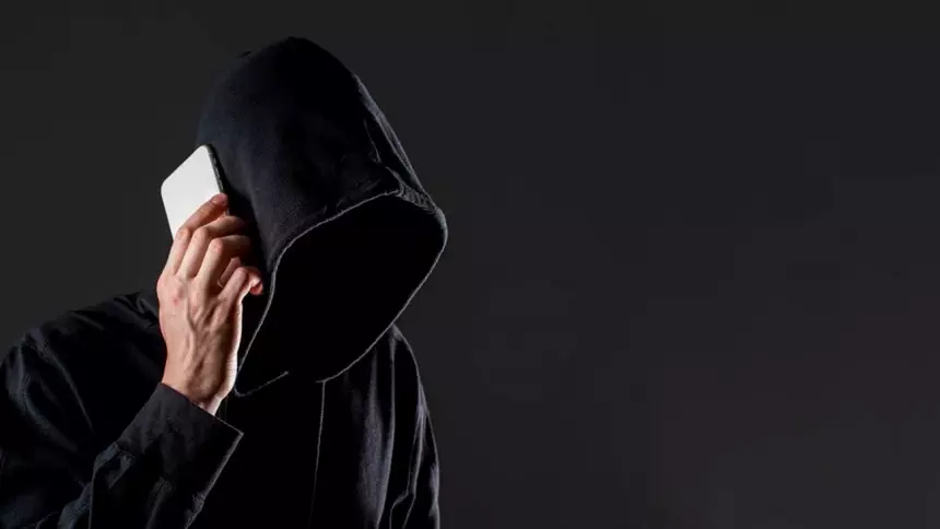 Ударил по лобовому стеклу: на российскую фигуристку напал мужчина в центре Москвы