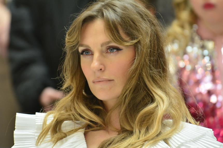 «Так получилось»: Саша Савельева рассказала, почему сейчас живет с матерью