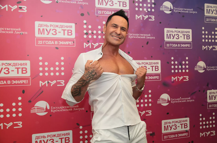 Стас Костюшкин рассказал, что уезжает из России