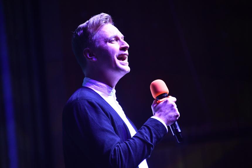 Директор Алексея Гомана раскрыл, почему концерт певца на День Победы назвали «Девочка-ветер»