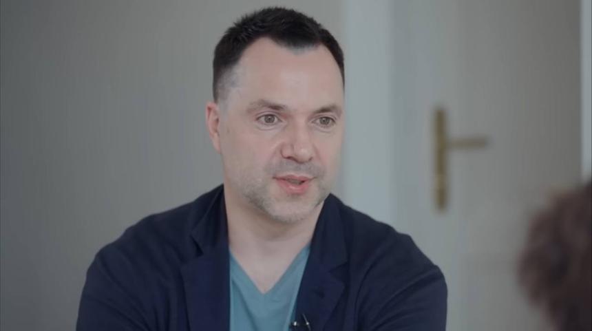 Алексей Арестович* разводится с женой после 10 лет брака