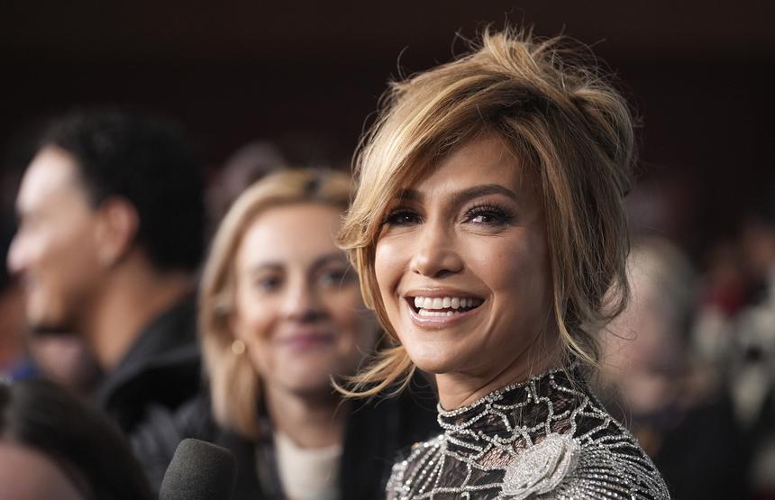 Заключила выгодную сделку: Дженнифер Лопес купила роскошный особняк после развода с Аффлеком