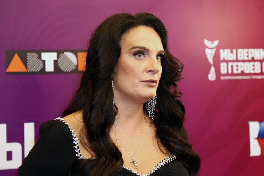 Елена Ваенга отказалась петь после смерти зрительницы на ее концерте в Твери